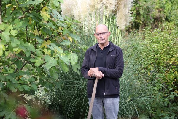 Arie Groenheide is klusser via Stichting Present Walcheren